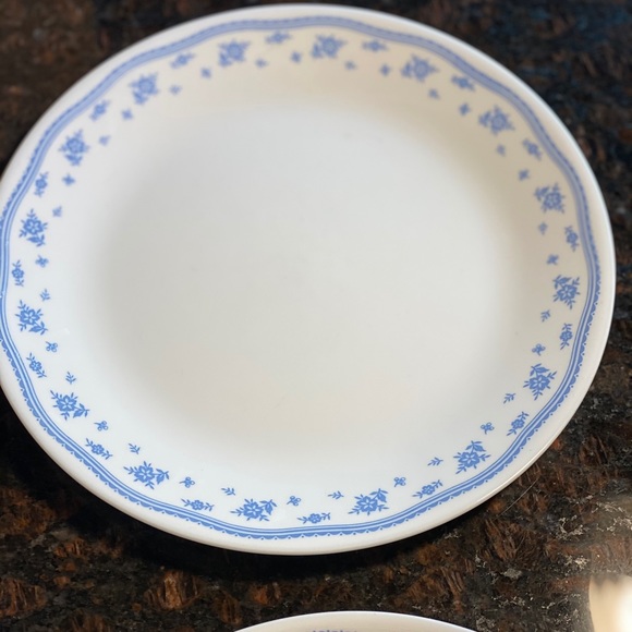 4 Corelle Morning Blue 10.25” Dinner Plates - Picture 2 of 9